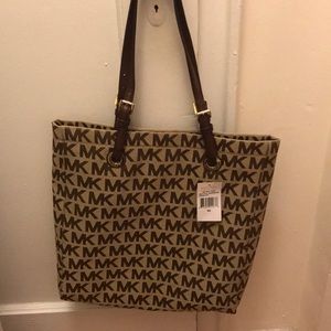 NWT Michael Kors Jet Set Tote